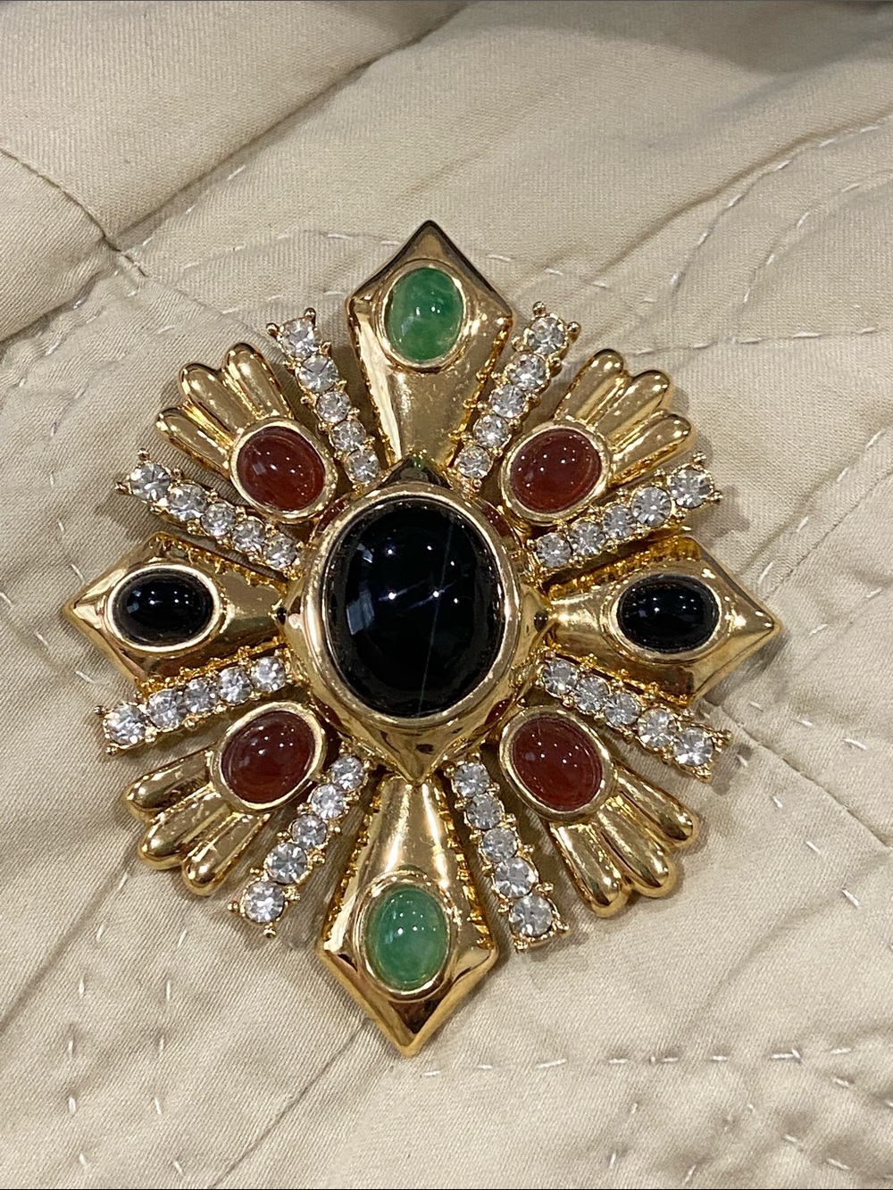 CINER Jewels of India brooch/pendant with Black, Green and Red glass Cabochons